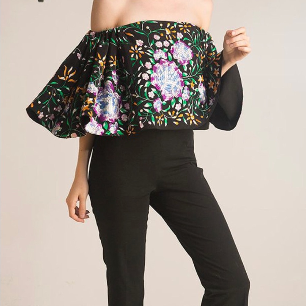 High end embroidery Mochi Benita Ruffle Top in size small
